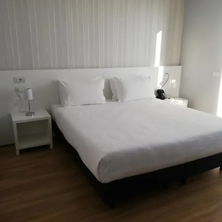 Novo Rossi 3*