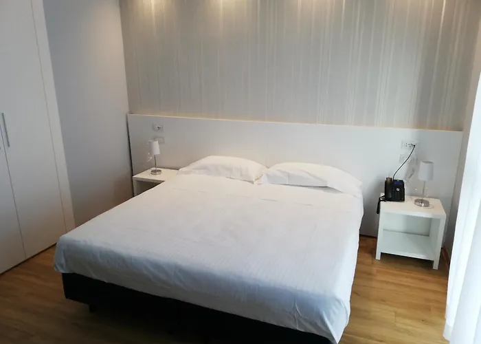 노보 로시 호텔 3*